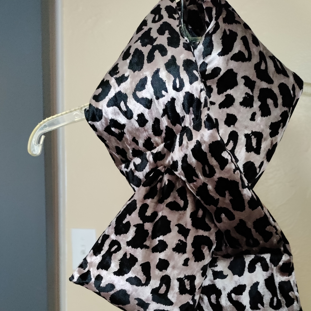 NWT Anthropologie Pull-Through Leopard Scarf